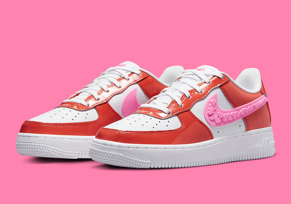 O Nike Air Force 1 “Dia dos Namorados” usa seu coração em seu Swoosh em 2023!